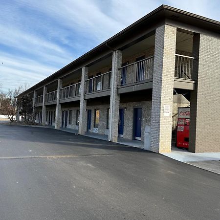 Days Inn By Wyndham Morristown Bagian luar foto