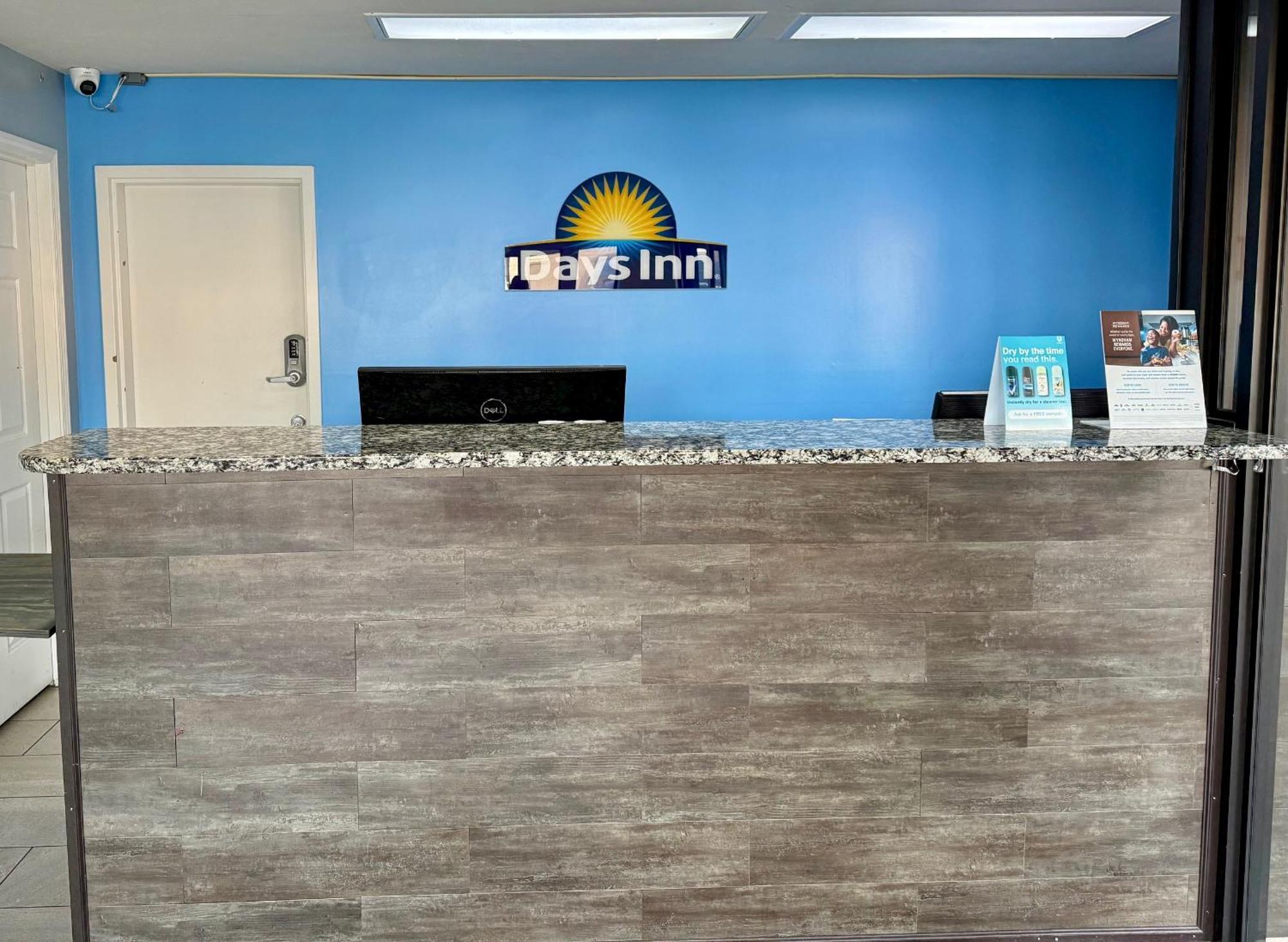 Days Inn By Wyndham Morristown Bagian luar foto